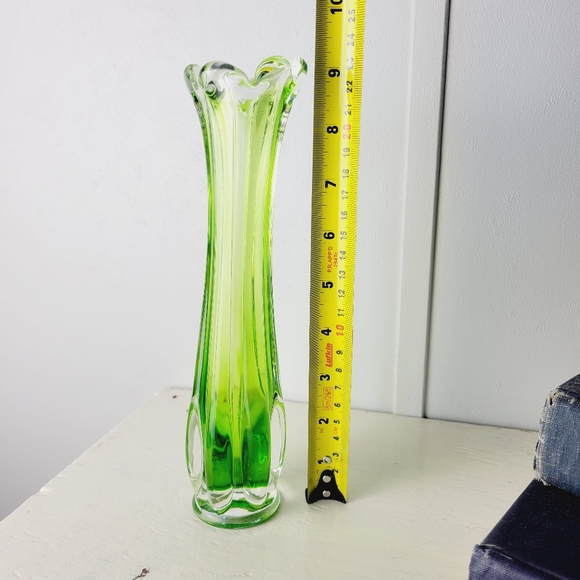 Vintage Six Finger Glass Swung Vase - Emerald Green to Clear - 9 inch Bud Vase - Picture 5 of 16